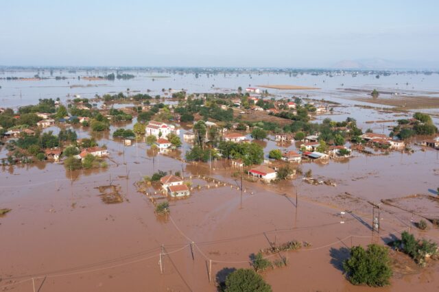 Πλημμύρες: Αποζημιώσεις για τις ζημιές στα φωτοβολταϊκά αναζητούν οι παραγωγοί ΑΠΕ