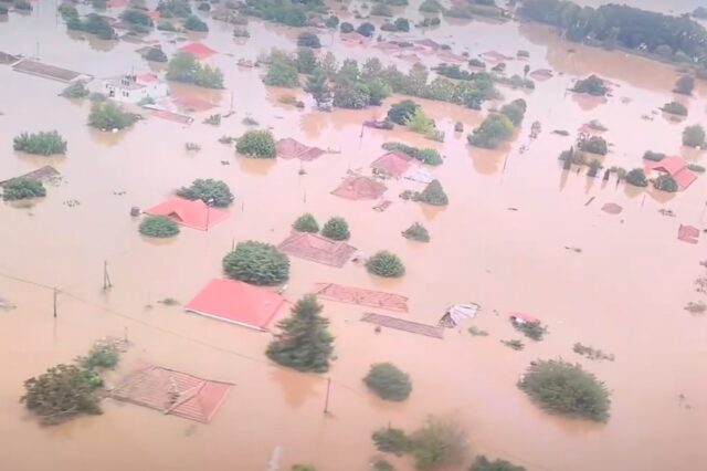 Βίντεο σοκ: “Εξαφανίστηκε” η Μεταμόρφωση Καρδίτσας – Όλο το χωριό κάτω από το νερό