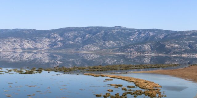 Θεσσαλία: Αγωνία για τις περιοχές κοντά στην Κάρλα – Ανεβαίνει η στάθμη του νερού