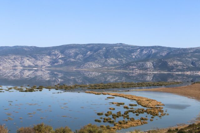 Θεσσαλία: Αγωνία για τις περιοχές κοντά στην Κάρλα – Ανεβαίνει η στάθμη του νερού