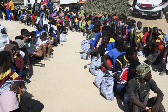 Λαμπεντούζα: Πάνω από 7.000 μετανάστες έφτασαν σε 48 ώρες – Έκκληση Ταγιάνι στην ΕΕ