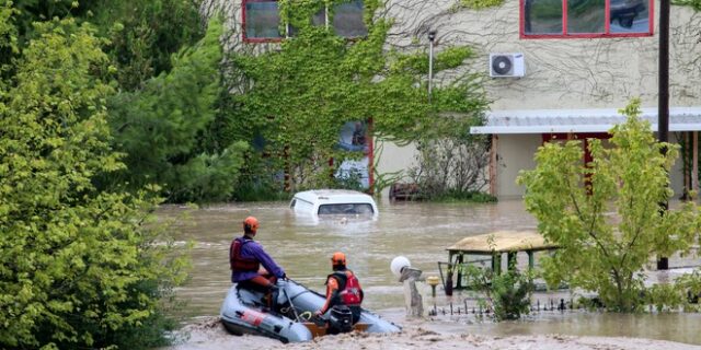 Οργή των συγγενών εγκλωβισμένων στη Θεσσαλία – Κάλεσμα σε συγκέντρωση στο Σύνταγμα