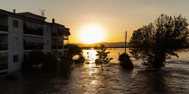 Κακοκαιρία: Στους 15 οι νεκροί – Ανησυχία για την υπερχείλιση του Πηνειού