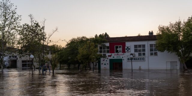 Μαθητής από τη Λάρισα: “Δεν ξέρω πού είναι οι φίλοι μου, εύχομαι να είναι καλά”