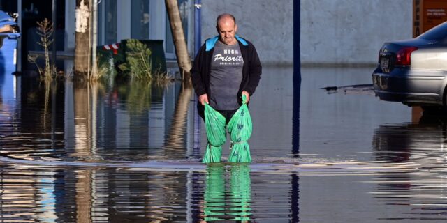 Κακοκαιρία: “SOS” από τους επιστήμονες για μολυσματικές ασθένειες – Οι κίνδυνοι που υπάρχουν