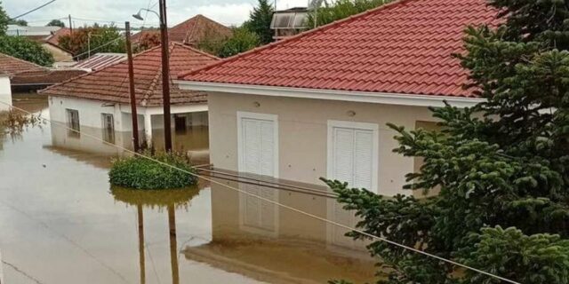 Απεγνωσμένη έκκληση για βοήθεια από τον Παλαμά Καρδίτσας: “Το 2023 πεθαίνουμε στα σπίτια μας”