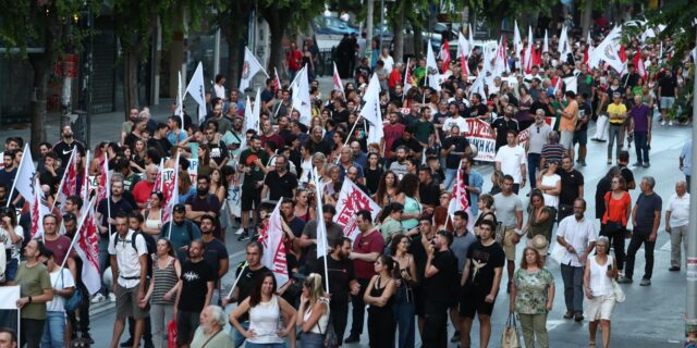 Ανακοίνωση ΠΑΜΕ: Η κυβέρνηση δεν μπορεί να τρομοκρατήσει τους εργαζόμενους