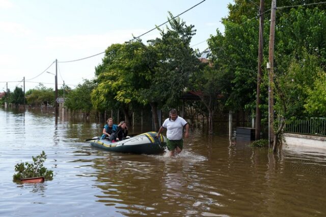 Κακοκαιρία: Τραγωδία με δέκα νεκρούς – Η Λάρισα αγωνιά για τις αντοχές του Πηνειού