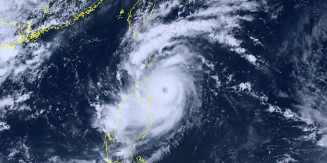 Τυφώνας Σάολα: Η μητρόπολη Σεντζέν της Κίνας κλείνει γραφεία, καταστήματα, σχολεία