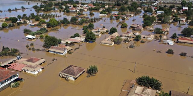 Τράπεζες: “Παγώνουν” δάνεια και πλειστηριασμούς για τους πλημμυροπαθείς μέχρι τέλος του 2023