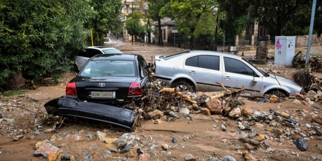 Εικόνες καταστροφής στον Βόλο