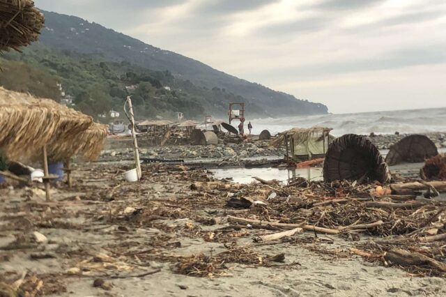 Κακοκαιρία: Αποκλεισμένοι χωρίς ρεύμα, τηλέφωνο και ενημέρωση για δεύτερη ημέρα κάτοικοι στη Ζαγορά