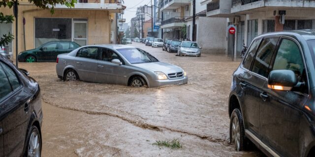 Κακοκαιρία Daniel: Σύσκεψη στην Πολιτική Προστασία για τα ακραία φαινόμενα – Αναμένονται κι άλλα μηνύματα του 112