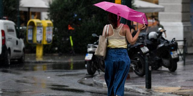 Καιρός: Έρχεται τριήμερο με βροχές, καταιγίδες και πτώση θερμοκρασίας