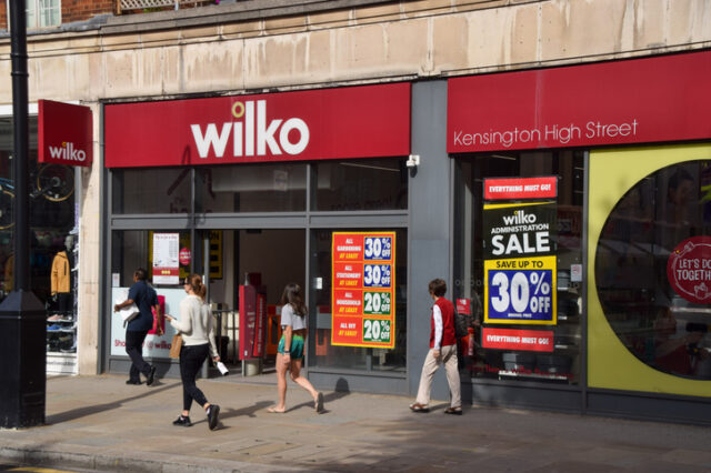 Βρετανία: Η αλυσίδα Wilko κλείνει όλα τα καταστήματά της – Απολύονται 9.100 εργαζόμενοι