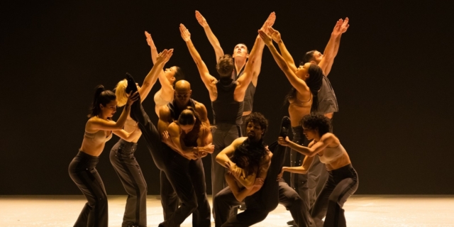 Dance Me της διάσημης ομάδας Ballets Jazz Montréal