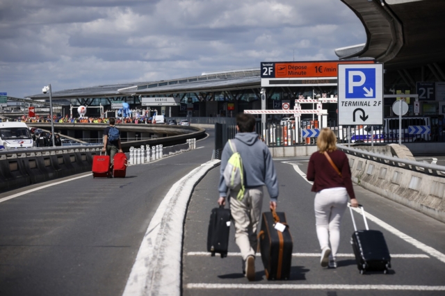 Γαλλία: 14 αεροδρόμια εκκενώθηκαν μετά από προειδοποιήσεις για βόμβα