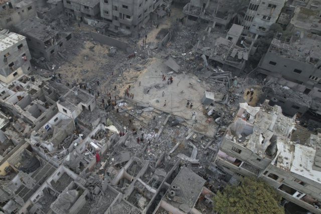 Βομβαρδισμένο το τοπίο στη βόρεια Γάζα