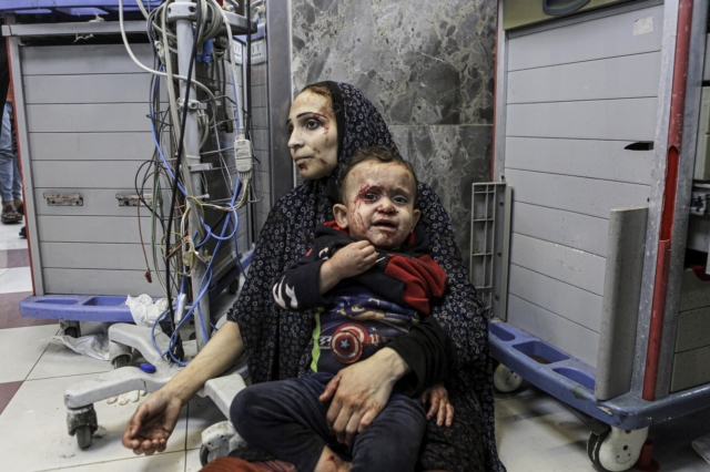 Γάζα: Χτυπήθηκαν σχολείο και νοσοκομείο – Φόβοι για εκατοντάδες νεκρούς