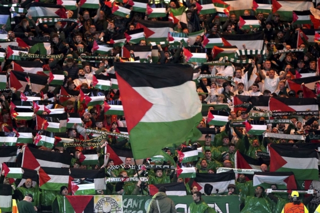 Σέλτικ: Hχηρό μήνυμα υπέρ της Παλαιστίνης με σημαίες στο “Celtic Park”