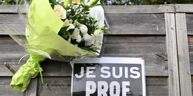 Γαλλία: Με αυστηρά μέτρα ασφαλείας η κηδεία του καθηγητή που μαχαιρώθηκε μέχρι θανάτου