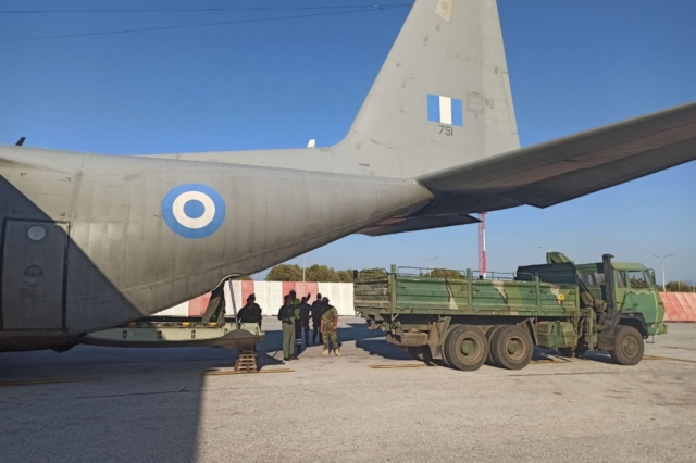 Αναχωρεί το C-130 με την ανθρωπιστική βοήθεια για τη Γάζα