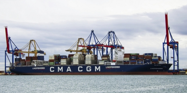 Το φορτηγό πλοίο CMA CGM Symi που επλήγη από ιρανικό drone