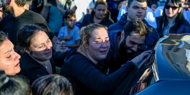 Βοιωτία: Θρήνος και οργή στην κηδεία του 17χρονου