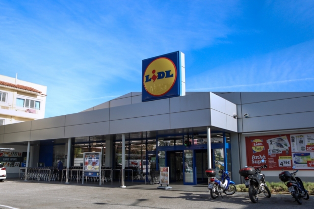 Η Lidl Ελλάς καθιερώνει τον κατώτατο μισθό στα 1.000 ευρώ μικτά για τους εργαζομένους της