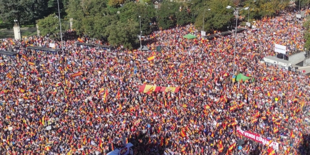Διαδηλωτές στην κεντρική πλατεία Cibeles στη Μαδρίτη