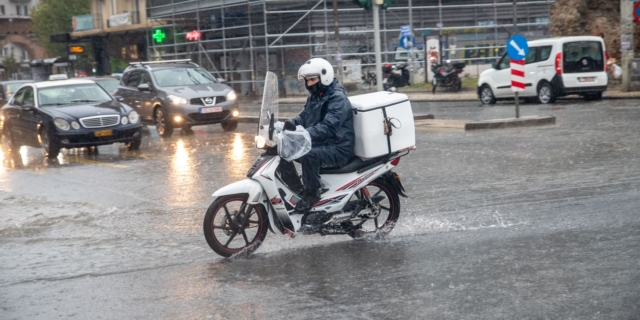 Νέο έκτακτο της ΕΜΥ – Πού θα χτυπήσει η κακοκαιρία τις επόμενες ώρες