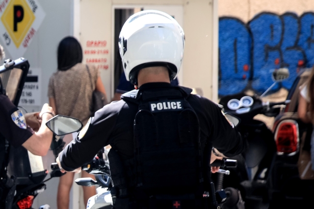 Νέα Ιωνία: Σύλληψη διαρρηκτών, που εγκλωβίστηκαν σε ταράτσα