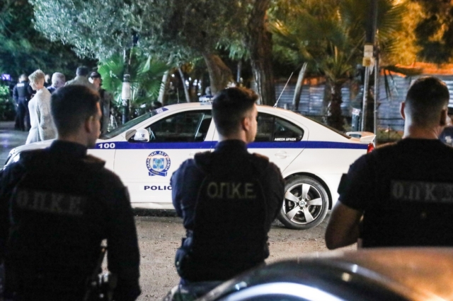 Σύλληψη δύο αστυνομικών που εκβίαζαν καταστηματάρχες και εργαζόμενους σε οικοδομές