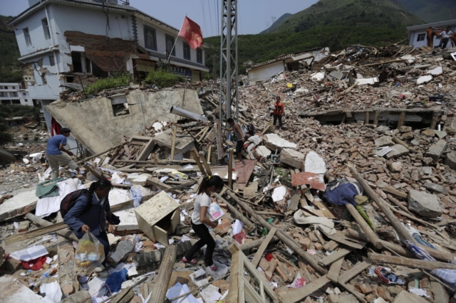 Ισχυρός σεισμός με πάνω από 100 νεκρούς στην Κίνα