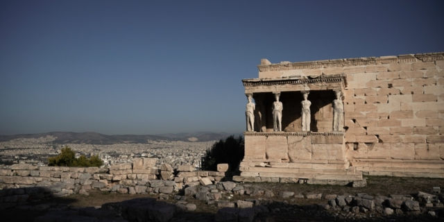 Γλυπτά Παρθενώνα: Οι αρχαιολόγοι ξεκαθαρίζουν τι δε νοείται ως “επιστροφή”