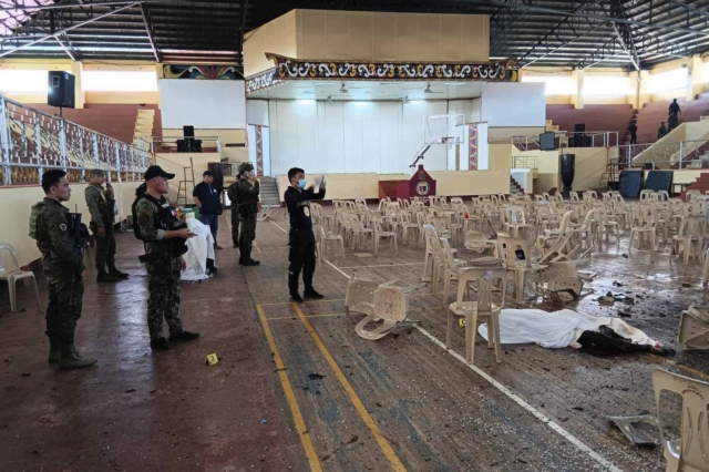 Τρομοκρατικό χτύπημα στις Φιλιππίνες: Τέσσερις νεκροί από έκρηξη σε καθολική λειτουργία