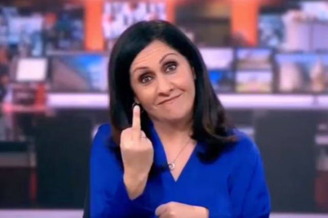 Video: Πώς η παρουσιάστρια του BBC κατέληξε να υψώσει το μεσαίο δάχτυλο