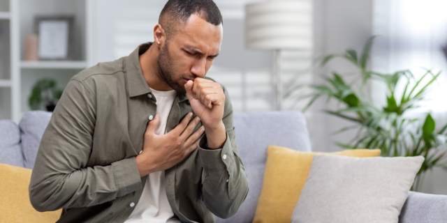 Ο βήχας είναι κοινό σύμπτωμα πολλών αναπνευστικών λοιμώξεων