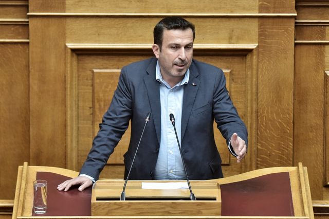 Παραστατίδης: “Γκόρτσος 2.0: Σχολεία ανοιγοκλείνουν «κατόπιν ενεργειών» βουλευτών της ΝΔ”