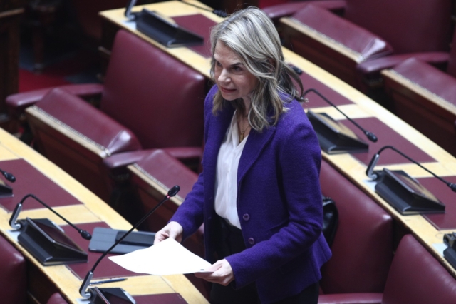 Μιλένα Αποστολάκη: “Τυχοδιωκτική απόπειρα αντιπερισπασμού” η τροπολογία για την επιστολική ψήφο