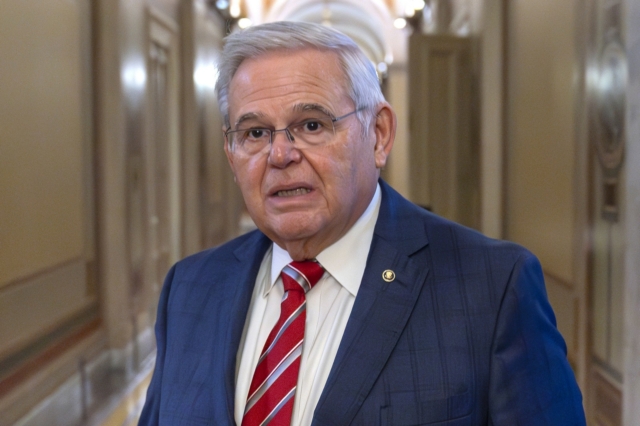 Ο γερουσιαστής Bob Menendez.