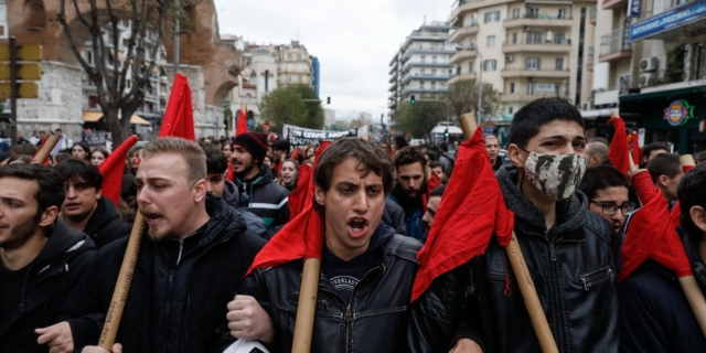 Πανεκπαιδευτικά συλλαλητήρια σε όλη τη χώρα για τα ιδιωτικά πανεπιστήμια