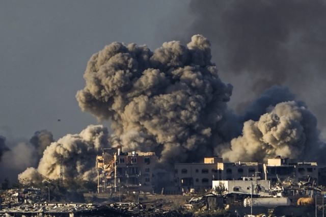 Νέο σφυροκόπημα στη Γάζα, χωρίς προηγούμενο οι εποικισμοί στη Δυτική Όχθη