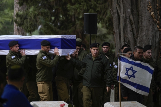 Ισραηλινοί κηδεύουν στρατιώτη που σκοτώθηκε στον πόλεμο στη Λωρίδα της Γάζας