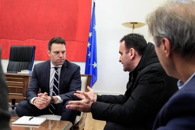 Κασσελάκης: “Πρωθυπουργός της κωλοτούμπας ο Μητσοτάκης”