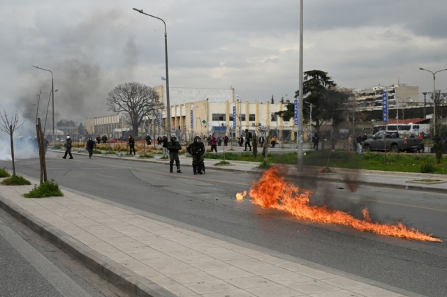 Κοινωνικό Ιατρείο Αλληλεγγύης Θεσσαλονίκης: Καταγγελία για τραυματισμό διαδηλώτριας από αστυνομικούς