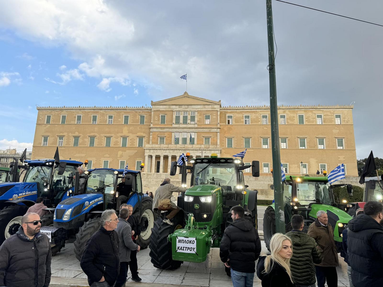 Οι αγρότες στο Μνημείο του Αγνώστου Στρατιώτη