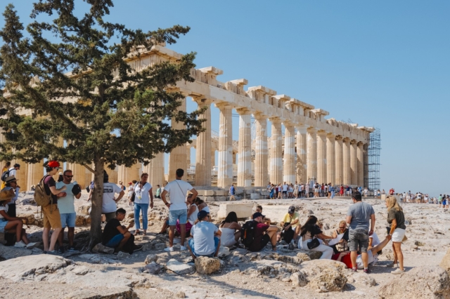 Τουρίστες στην Ακρόπολη