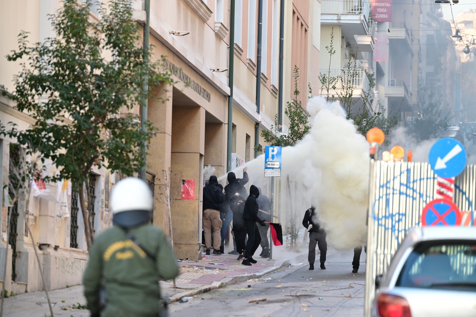 ΕNTAΣΗ ΕΞΩ ΑΠΟ ΤΗ ΝΟΜΙΚΗ ΣΤΗ ΟΔΟ ΣΙΝΑ ΜΕΤΑ ΤΟ ΣΥΛΛΑΛΗΤΗΡΙΟ