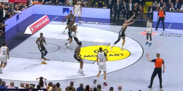 EuroLeague: Το buzzer-beater του Φρανσίσκο και τα πόστερ των Λεσόρ – Ράιτ στο Top-10 της 26ης αγωνιστικής